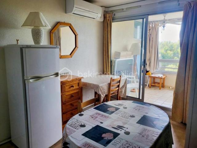 Canet Sud Appartement au calme vue étang et montagnes à deux pas de la mer