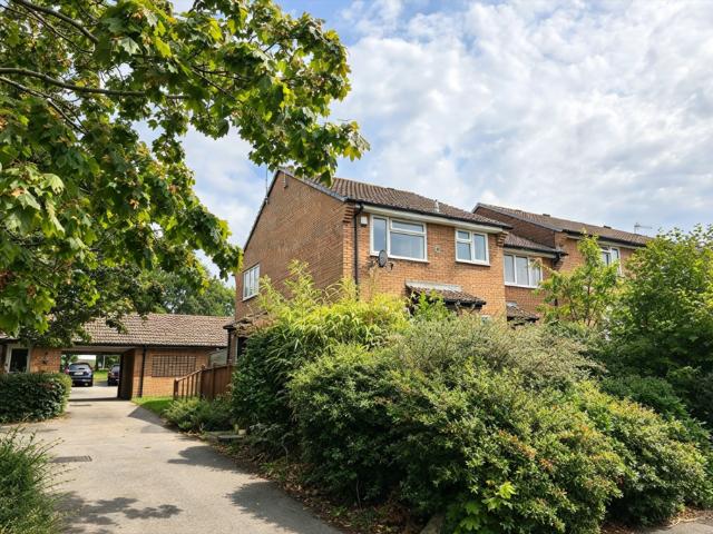 Canford Heath 1 bed end of terrace house to rent £950 pcm £219 pw