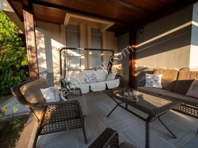 Cankurtaran Can Sitesinde 653m² Arsa Paylı Satılık 5+1 Villa