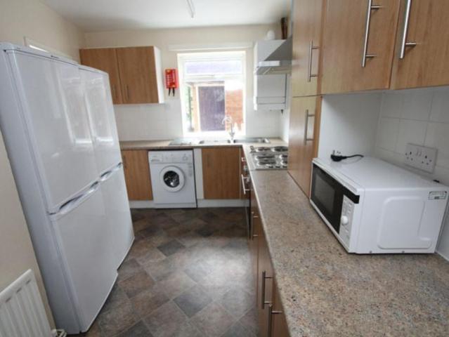 Canley, Coventry CV4 6 bed terraced house to rent £2,775 pcm £640 pw