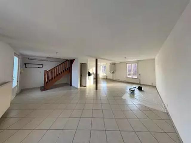 Canly 60680 Location appartement 4 pièces t4 au dernier étage parking