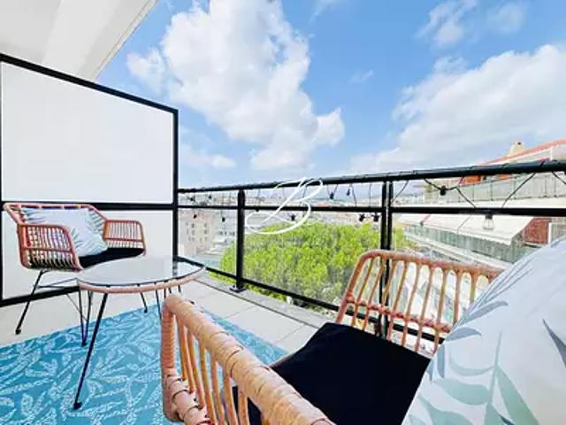 Cannes 06400 Location appartement 1 pièce t1 au dernier étage terrasse