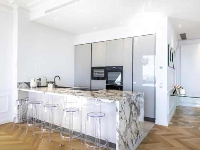 CANNES 4 PIECES VUE MER