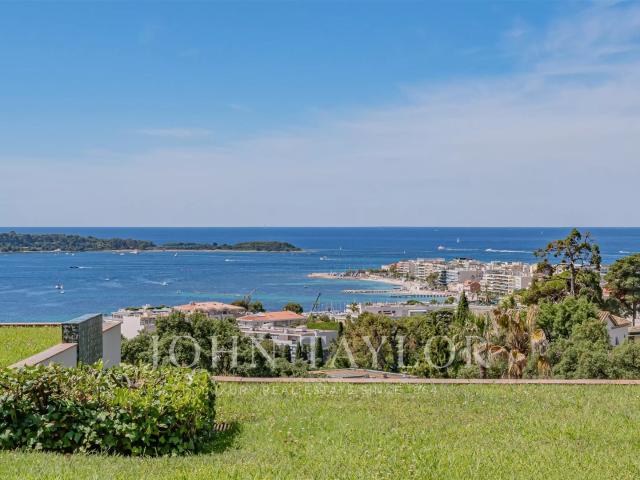 Cannes Californie Vue mer panoramique pour ce magnifique a. 104m² Cannes