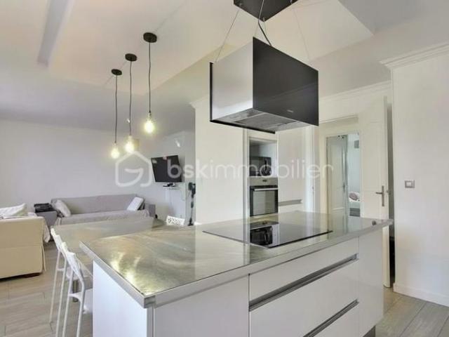 CANNES CENTRE – APPARTEMENT 4 PIÈCES RÉNOVÉ – 3 CHAMBRES – CALME – CLÉS EN MAIN