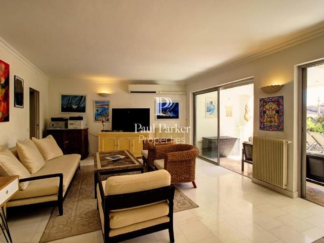 Cannes Centre Ville Appartement de réception avec vaste te. 143m² Cannes