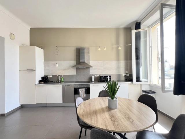 Cannes Centre ville Studio avec mezzanine – 500 m Palais. 29m² Cannes