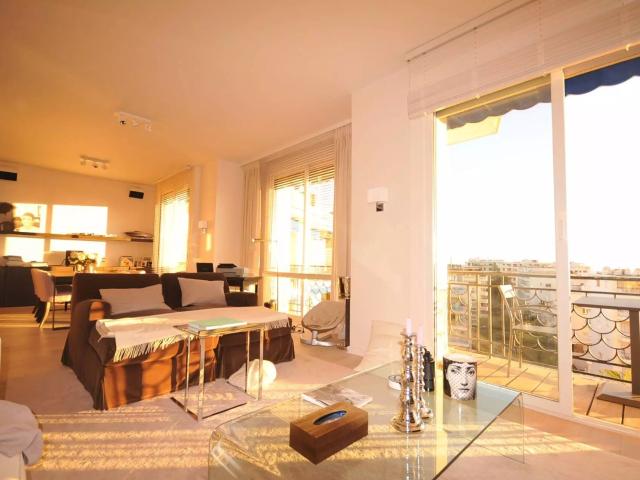 Cannes Croisette magnifique vue mer, 2 chambres et un petit. 119m² Cannes