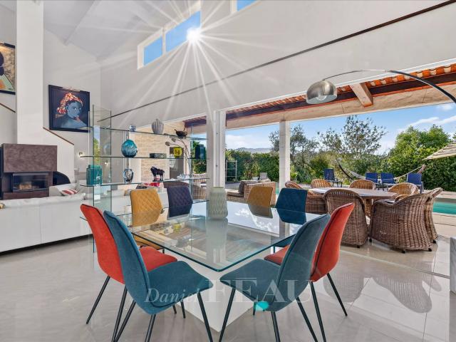 Cannes Croix des Gardes Villa contemporaine Domaine Fe. 207m² Cannes