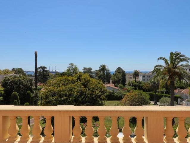 CANNES CROIX DES GARDES – APPARTEMENT BOURGEOIS D'EXCEPTION – 128 M² – VUE MER – GARAGE