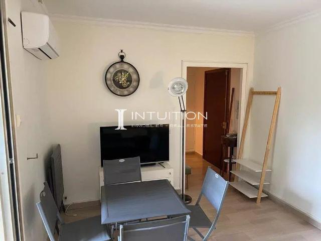 Cannes Croix des Gardes: Appartement rez de jardin dans u. 23m² Cannes