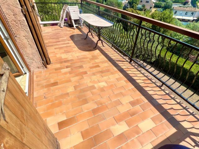 CANNES BAS CROIX DES GARDES PENTHOUSE T3/4 DE 115 M2 VUE MER