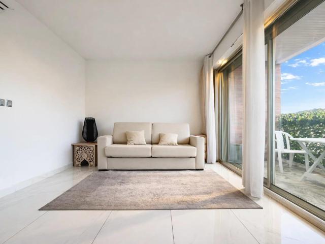 Cannes Basse Californie 2 pièces Lumineux en étage éle. 34m² Cannes