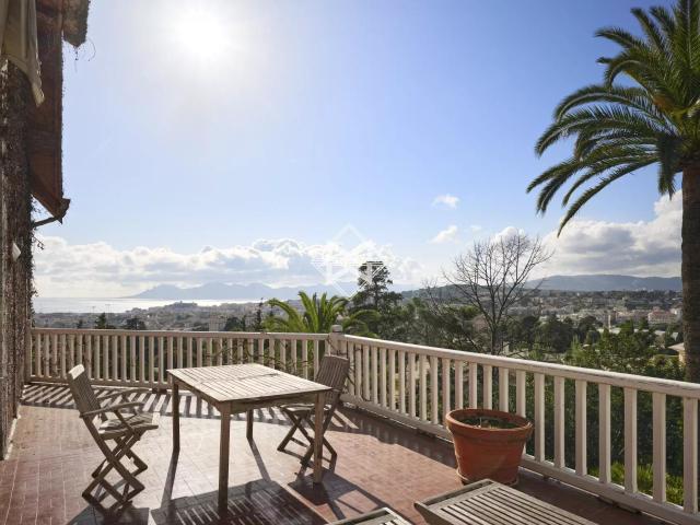 Cannes – Élégante Villa Belle Époque avec Vue Panoramique Me. 682m² Cannes