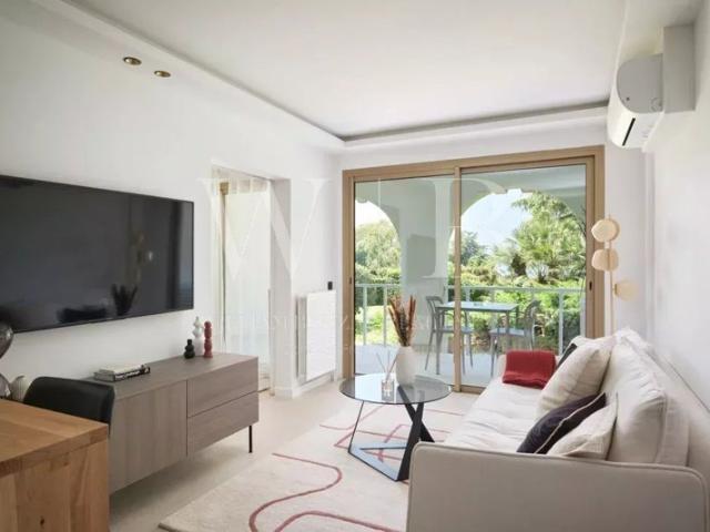 Cannes, la Californie 2 Pièces contemporain dans résidence de grand standing avec piscine intérieure