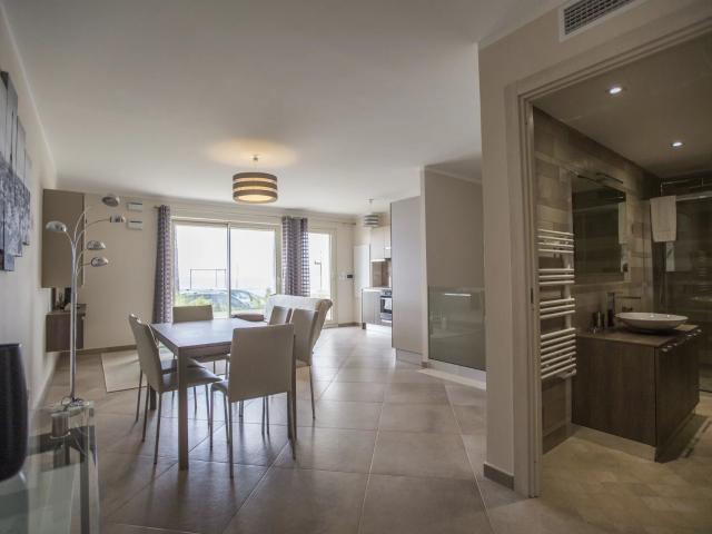 Cannes Superbe duplex 4 pièces en bord de plage 92m² Cannes