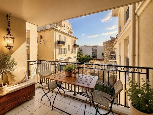 Cannes T2 avec parking Suquet Vieux Port Plages du Midi
