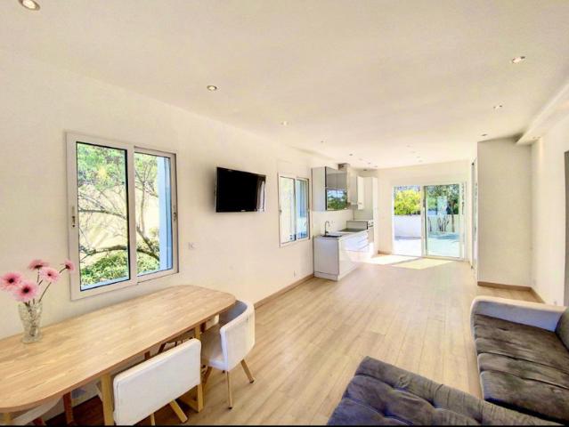 CANNES PETIT JUAS VILLA T5 INDIVIDUELLE DE 140M2 TERRAIN 50