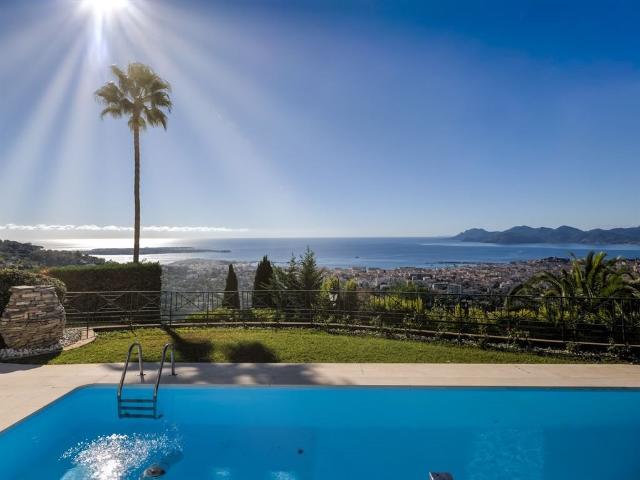 Cannes villa 211 m2 vue mer panoramique domaine sécurisé ave. 211m² Cannes