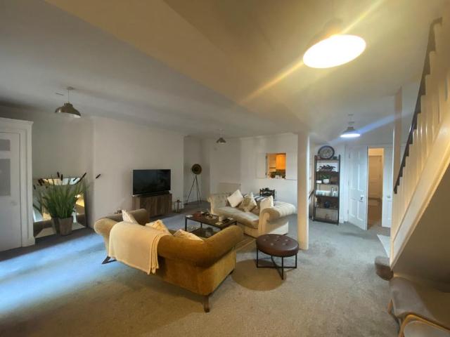 2 bedroom Apartment to let