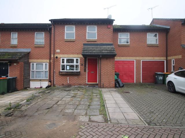 Canning Town, London E16, 5 bed terraced house to rent, £2,200 pcm | PrimeLocation