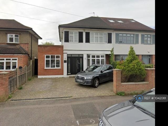 Cannonbury Avenue, Pinner, HA5 4 bed semi detached house to rent £3,200 pcm £738 pw