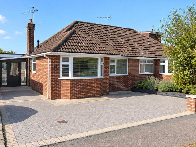 Cannons Close, Bishop's Stortford, Hertfordshire CM23, 2 bed bungalow to rent, £1,650 pcm | PrimeLocation