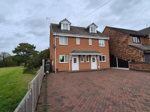 Cannock Road, Heath Hayes, Cannock. 3 bed townhouse to rent £995 pcm £230 pw