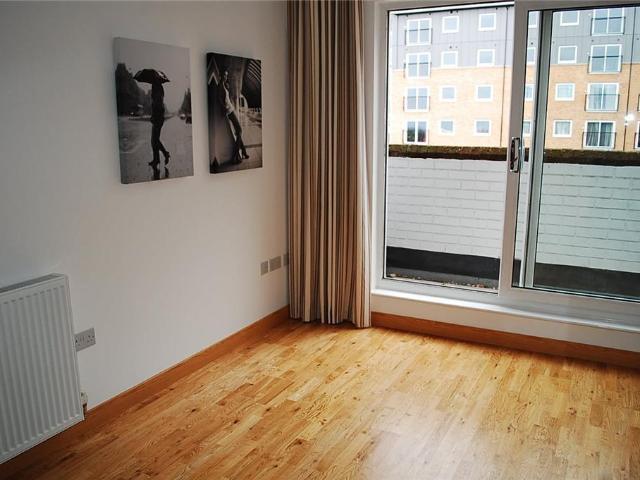 Canon Court, WALLINGTON SM6 1 bed apartment to rent £1,300 pcm £300 pw