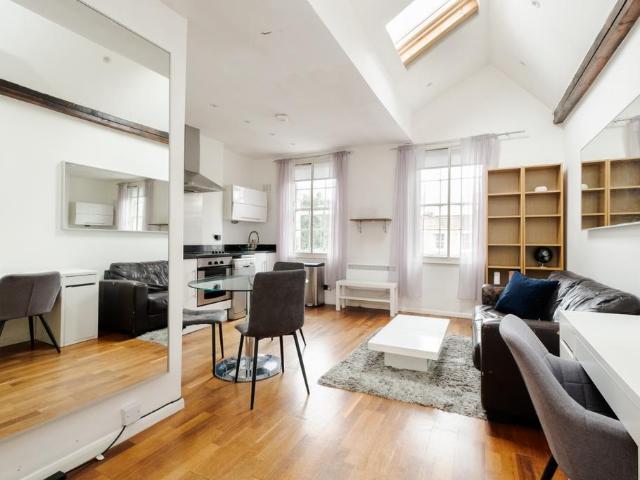 Canonbury Road London N1 1 bed flat to rent £2,500 pcm £577 pw