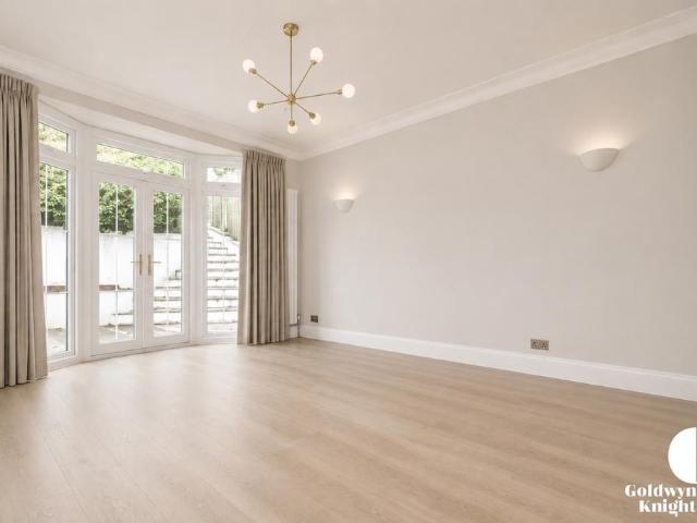 Canonbie Road, London SE23 3 bed end of terrace house to rent £3,150 pcm £727 pw