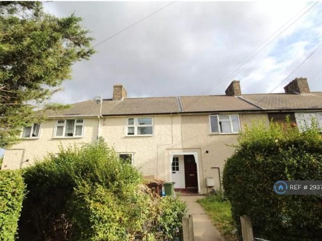 Canonsleigh Road, Dagenham, RM9 3 bed terraced house to rent £2,300 pcm £531 pw