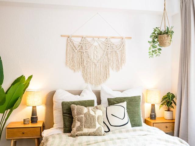 Canopy Loft – Bright & Stylish Loft with Balcony Overlooking Nature, Dresden Amsterdam Apartments for Rent
