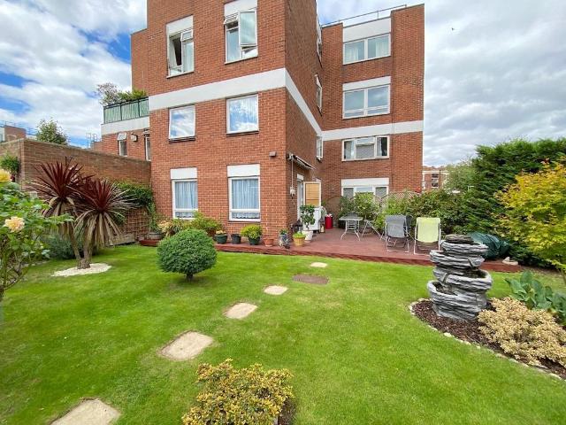 Canrobert Street, 11, London E2 3 bed ground floor flat to rent £3,150 pcm £727 pw