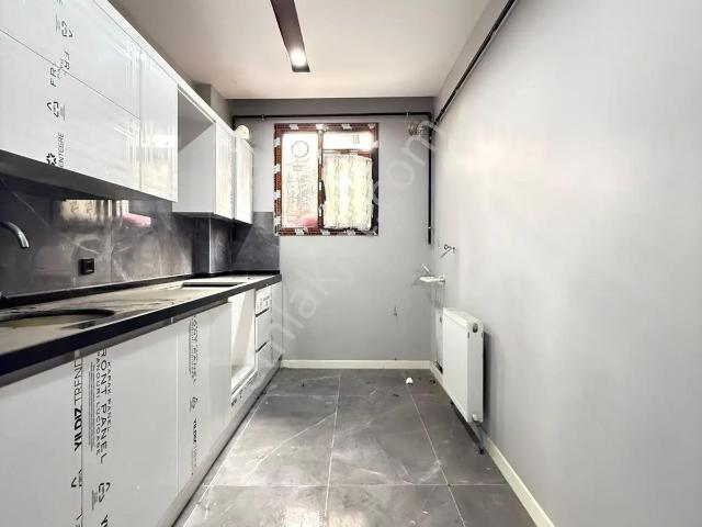 Cansever Yapı'dan Orhan Gazi'de Kullanışlı Kiralık 2+1 Bahçe Katı