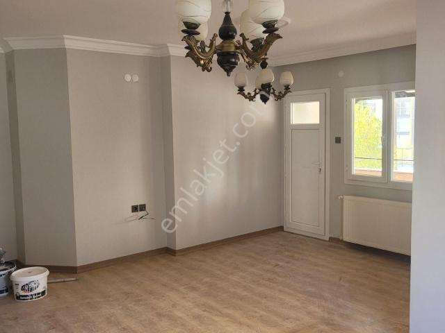 Cansu Emlak 250 M İşyerı Ve Konut Olmaya Uygun Uzun Süreli Kiralık Daıre