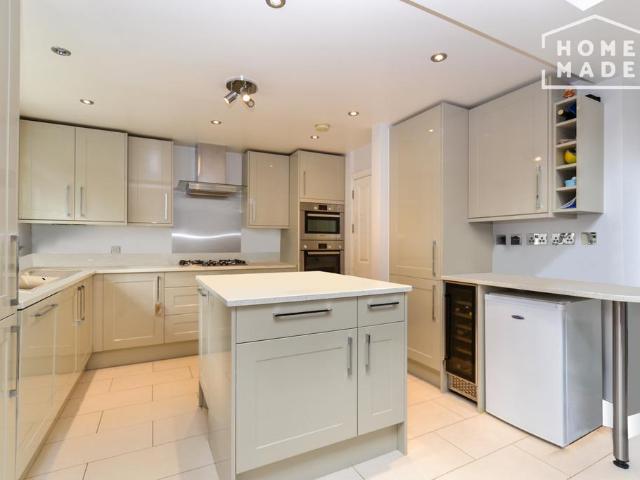 Cabul Road, London, SW11 2PN, United Kingdom | 4 bed townhouse for rent #138851948 | Rentberry