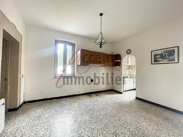 Cabannes: Ensemble immobilier 164m² Cabannes