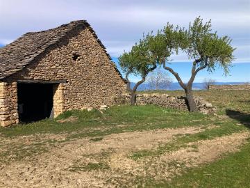 Cabaña de piedra en entorno idílico con 1.300 m² de terreno. 70m² Betorz