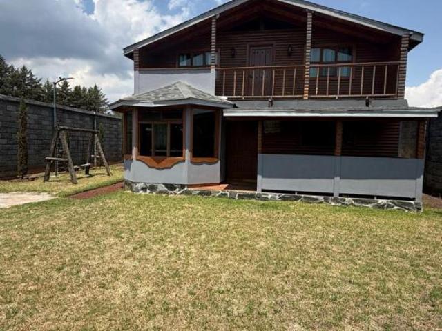Cabaña en venta con 640 m² de terreno, 3 habitaciones en Los Colorines, carret. Morelia Pátzcuaro