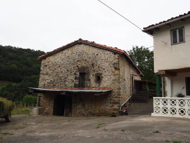 Cabaña Indep. de 300 m2 const. y Terreno de 350 m2 en S. Bartolomé de Soba Cantabria
