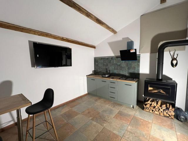 Cabaña rehabilitada con 5.707 m2 de terreno en un entorno natural de Sevares, Piloña – Naturaleza en Picos de Europa