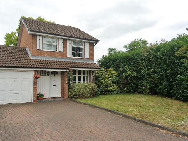 Cabbell Place, Addlestone KT15, 3 bed property to rent, £2,350 pcm | PrimeLocation