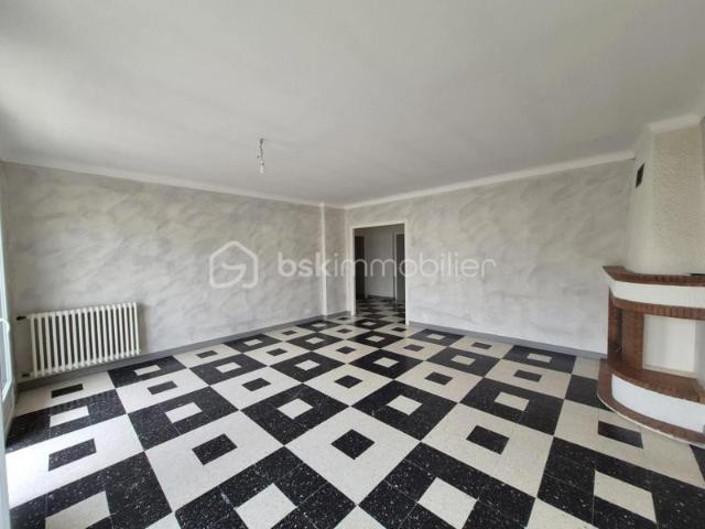 Cabestany – Maison de caractère divisée en deux appartements, idéale famille, activité libérale ou investisseurs