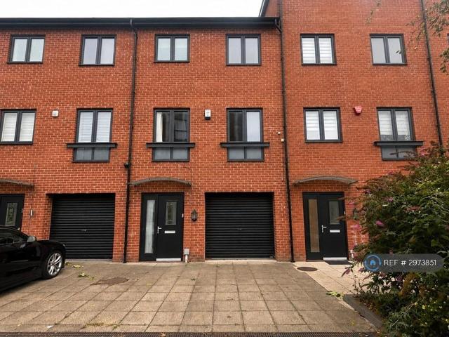 Cable Place, Leeds, LS10 3 bed terraced house to rent £1,250 pcm £288 pw