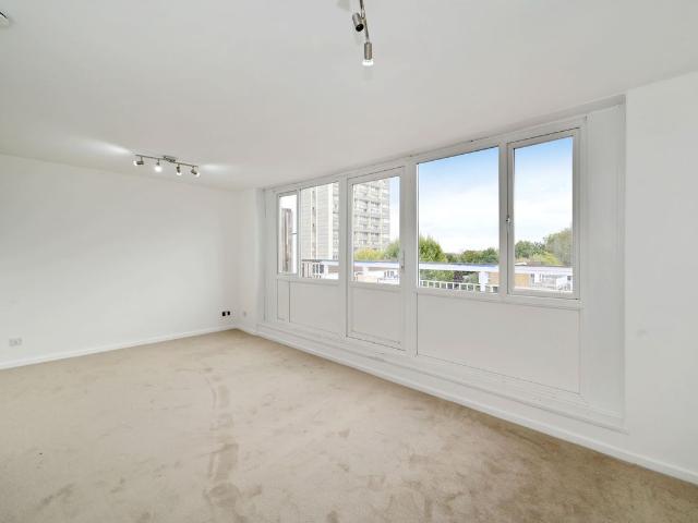 Cable Street, London E1, 2 bed flat to rent, £2,400 pcm | PrimeLocation