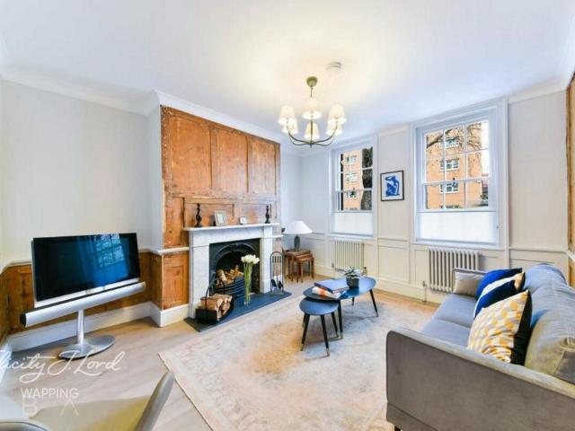 Cable Street, London 2 bed apartment to rent £2,600 pcm £600 pw