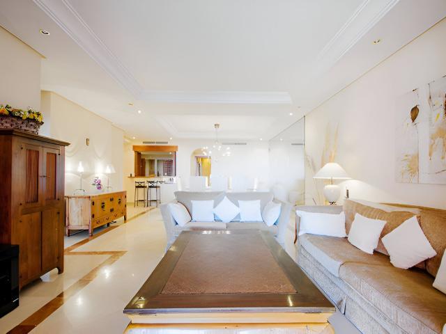 Cabo Bermejo es una exclusiva urbanización de 5 estrellas en. 107m² Estepona