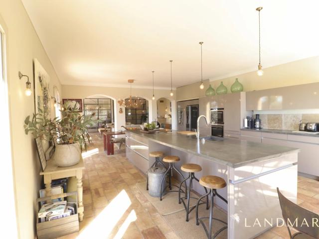 Cabris, Bastide Elegante 308 M2 Avec Piscine 308m² Cabris