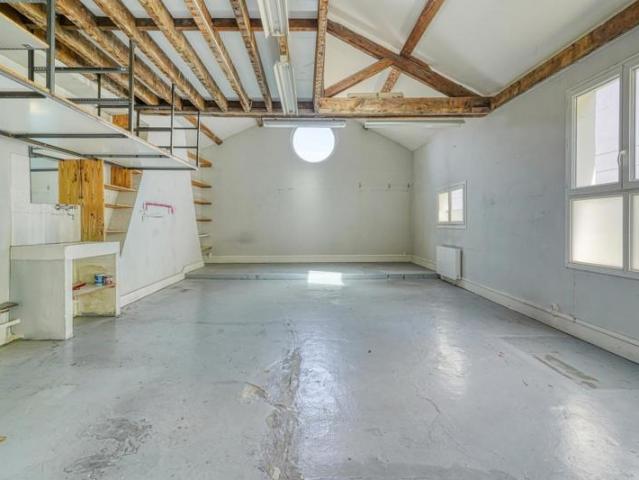 CACHAN – CENTRE VILLE / COTEAUX – LOFT INDUSTRIEL DE 72 M² – ESPACE MODULABLE À FORT POTENTIEL